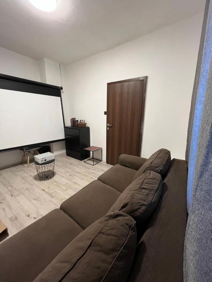 Large 3 Bedroom Apartment With City Skyline View Karlsbad Exterior foto